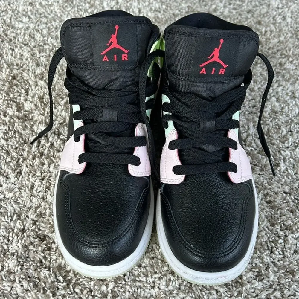 Nike Air Jordan 1 Kids Youth Mid SE Glow-In-The-Dark (GS) Sneakers